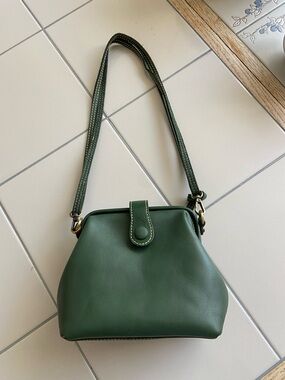 Green Leather Shoulder Bag - Stylish Everyday Crossbody
